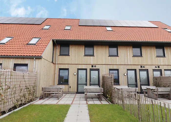 Spacious Holiday Home In Leons With Garden