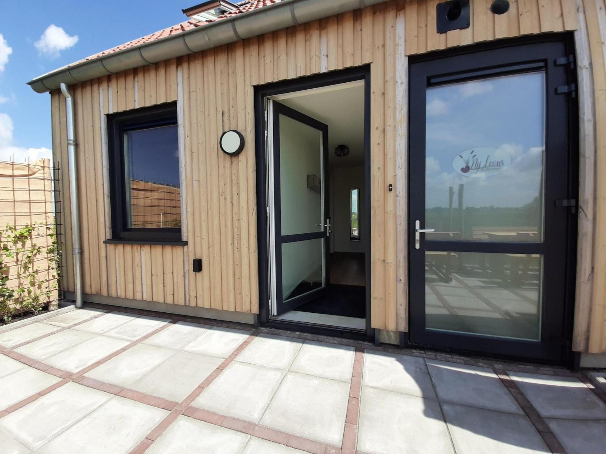 Holiday home Spacious In With Garden Leons