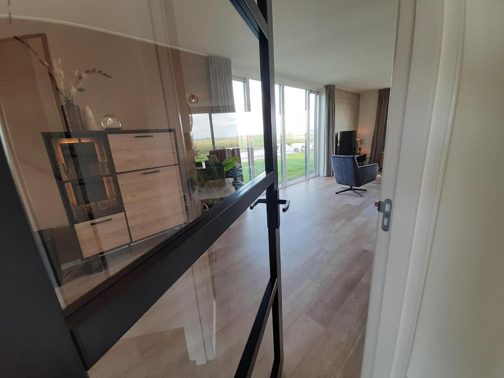 Spacious In With Garden Holiday home Leons