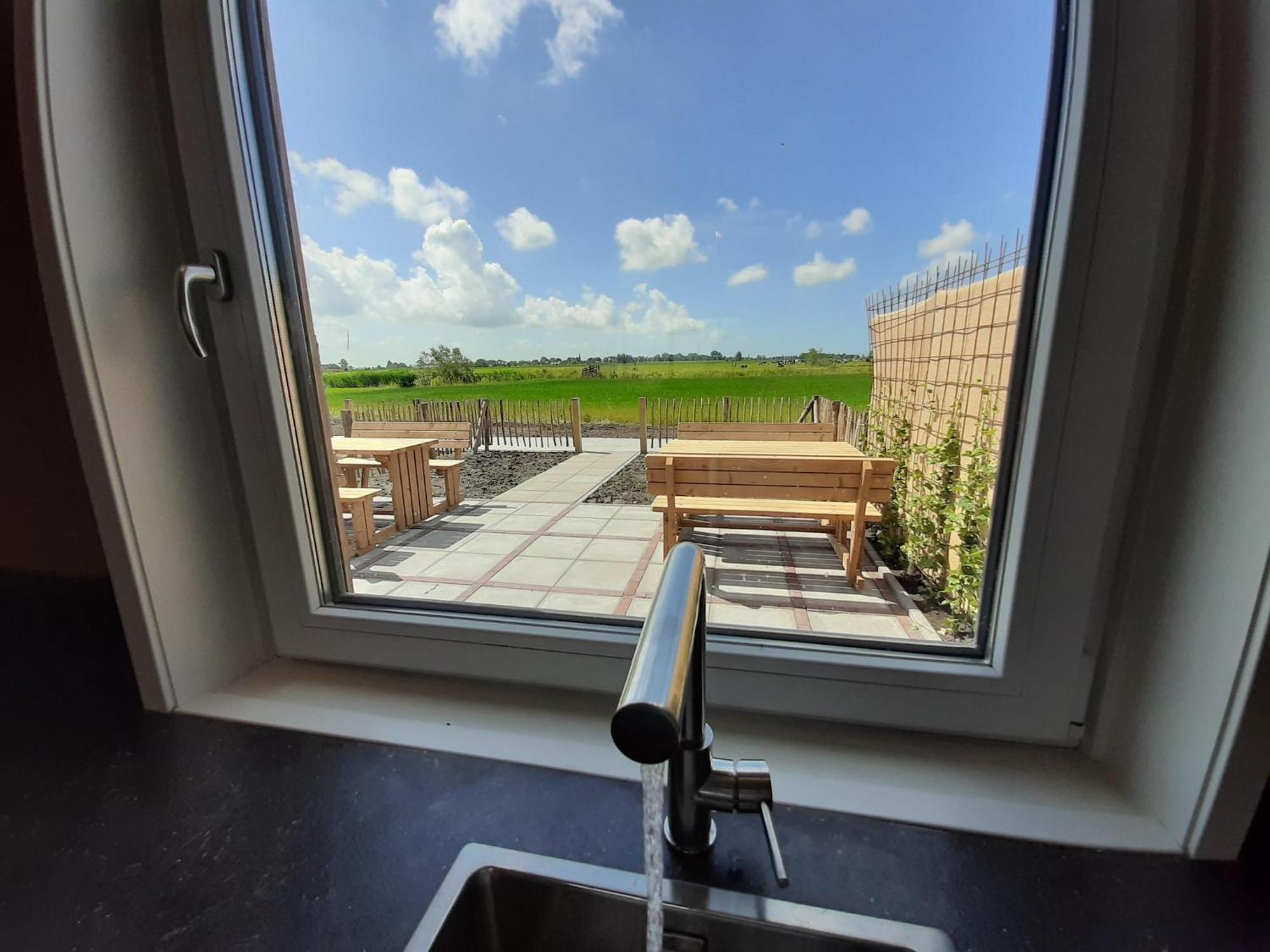 Spacious In With Garden Holiday home Leons