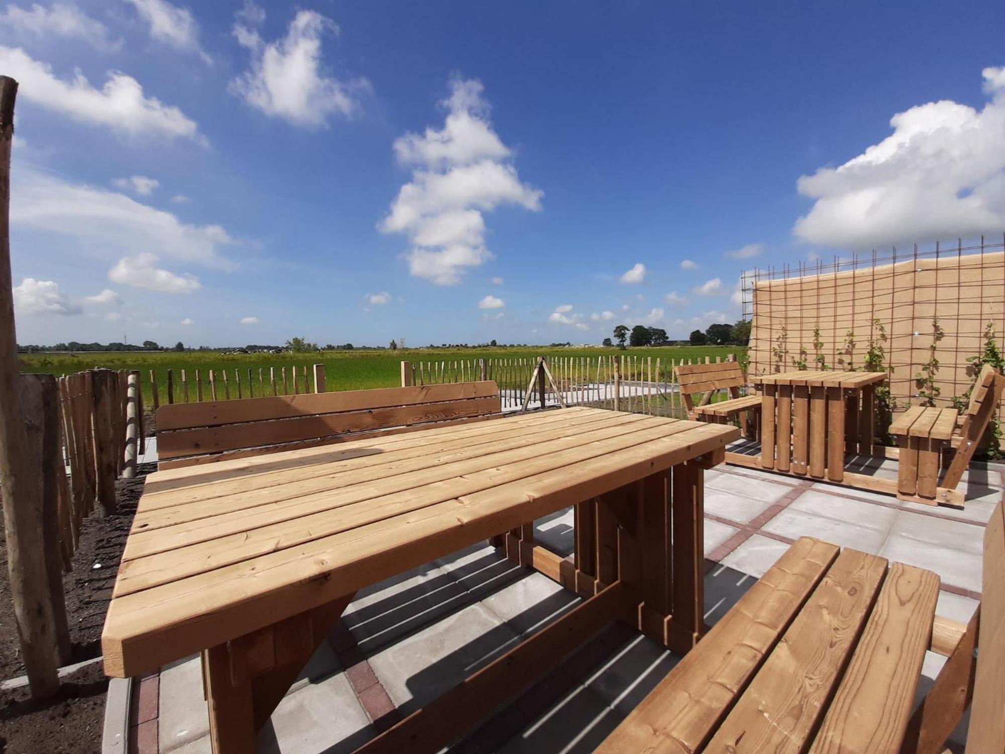 Spacious In With Garden * Leons