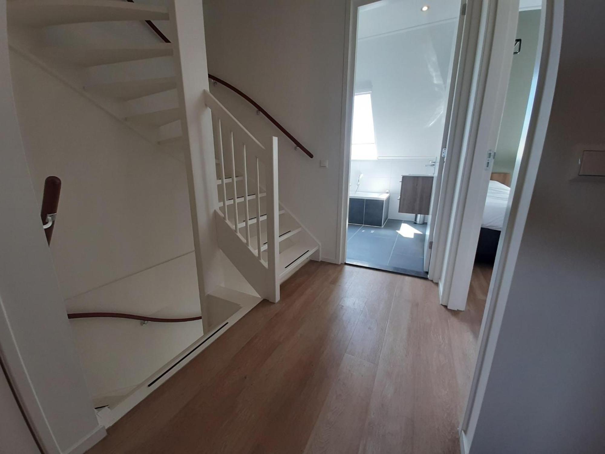 Spacious In With Garden