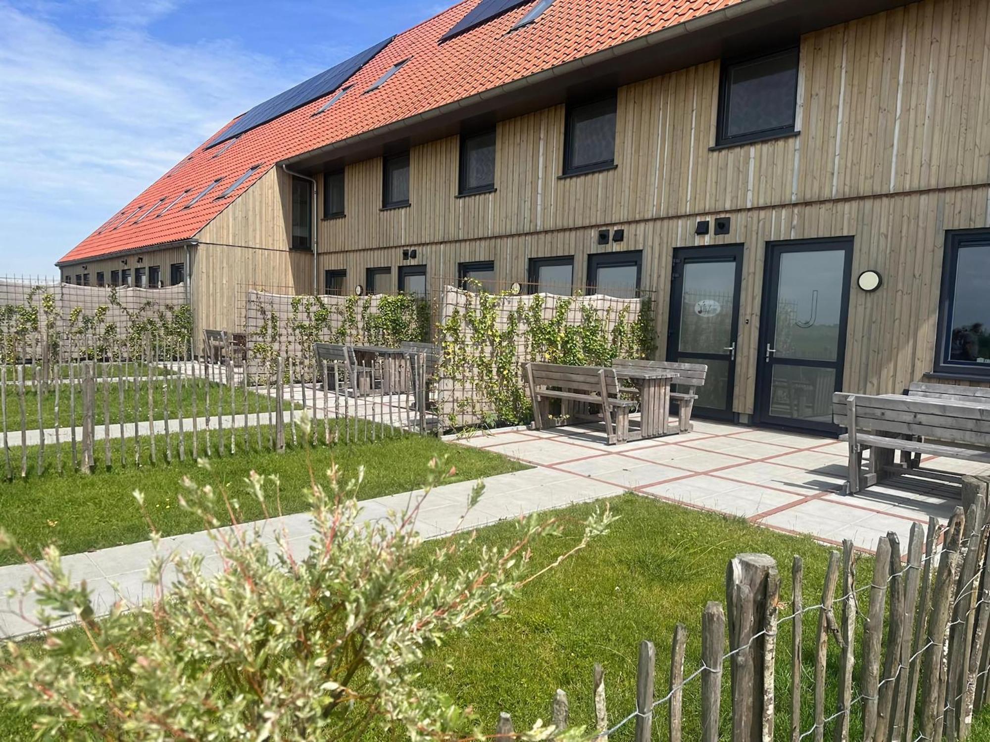Holiday home Spacious In With Garden Leons